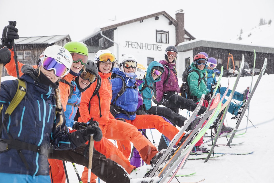 Erfahrungsbericht – Marmot Women’s Winter Camp powered by K2:  Frauen ganz unter sich – Freeriden, Wellness und Aprés-Ski im Kleinwalsertal