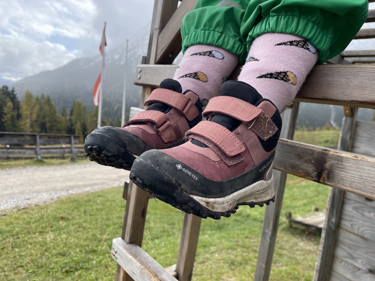 Testbericht - Viking Kinderschuhe mit GORE-TEX®: Wasserdichtes Schuhwerk für trockene Kinderfüße in der Übergangszeit
