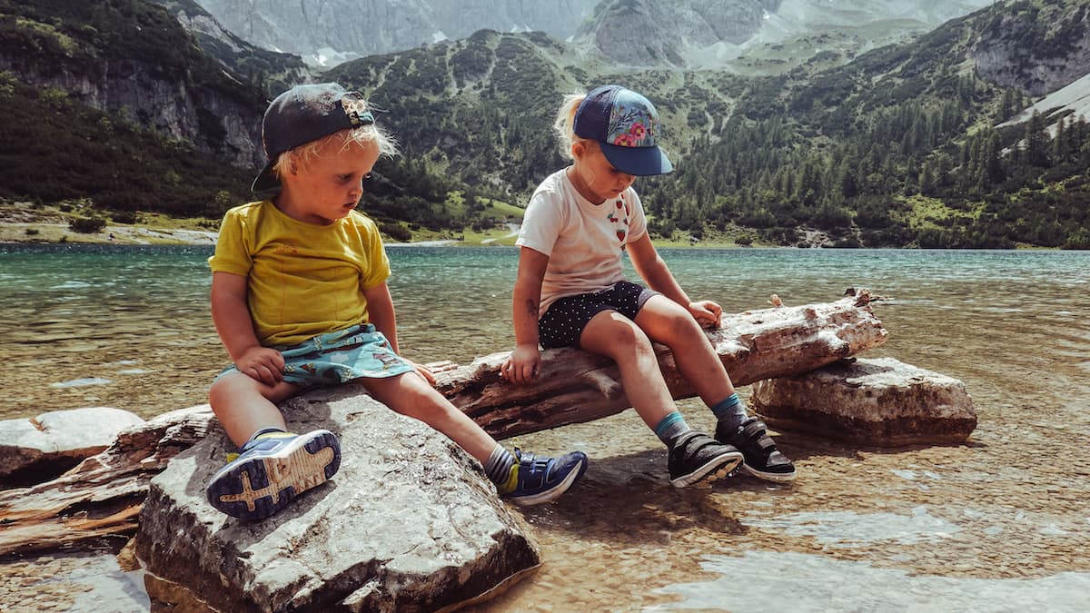 Testbericht – Viking Kinderschuhe: Funktionale und wasserdichte Outdoor-Sneaker für kleine Entdecker