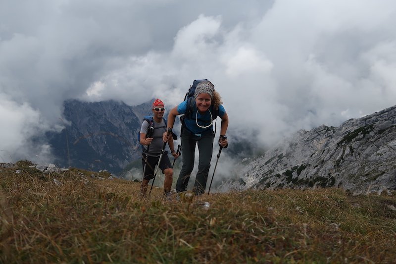 Ratgeber – Wanderstöcke: Wichtige Tipps zur Wahl optimaler Trekkingstöcke als perfekte „Gehhilfe“ für Outdoorsportler