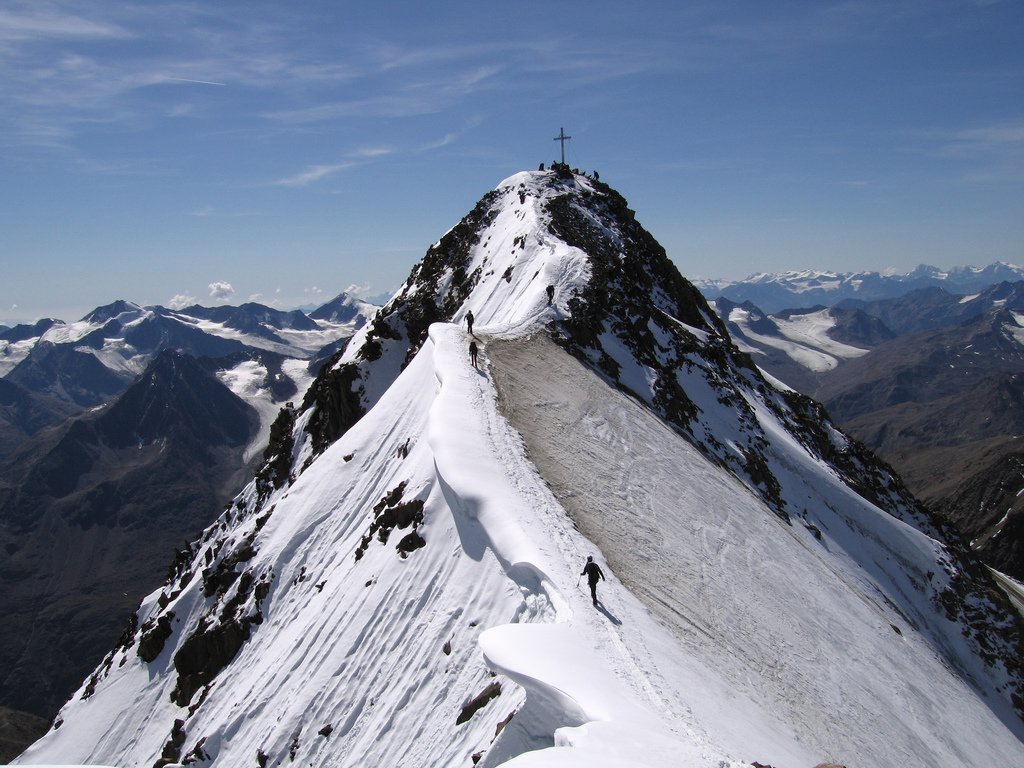 Erfahrungsbericht – NepalHilfe Tirol: Mit Wolfgang Nairz und Tashi Tenzing Sherpa vom Dach der Welt aufs Dach von Tirol