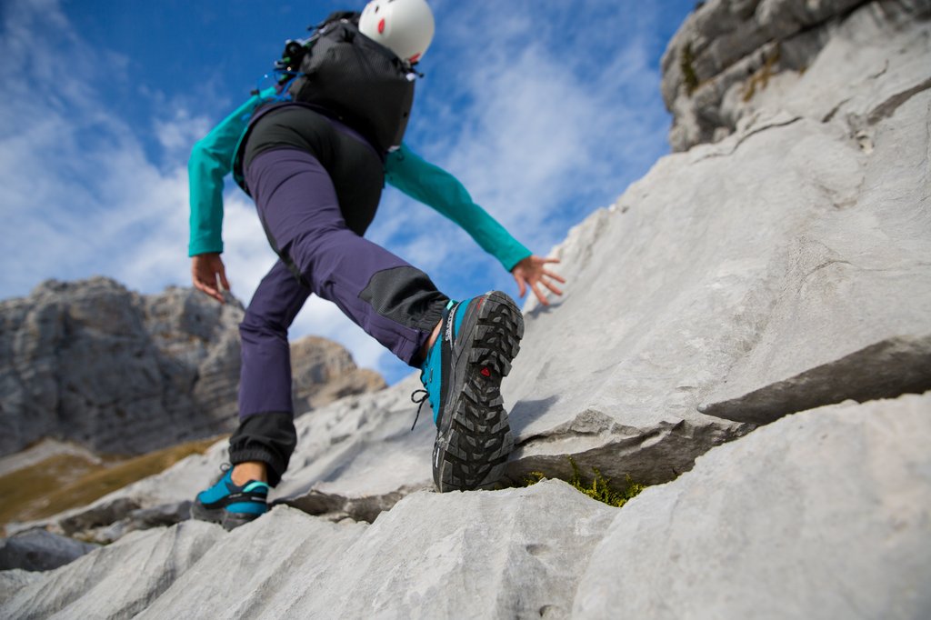 News – SALOMON Sommerkollektion 2016: Die weibliche Seite des Alpinismus – komplettes Outfit für Bergsportlerinnen