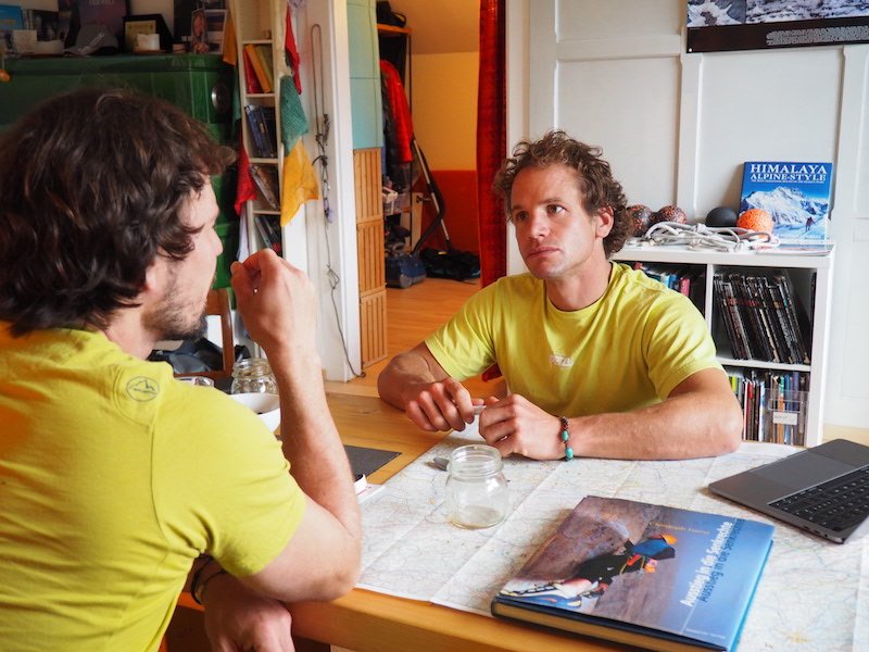 Interview – Alpinhelden: Einmal Luft holen bitte…mit Kletterprofi und Alpinist Roger Schaeli