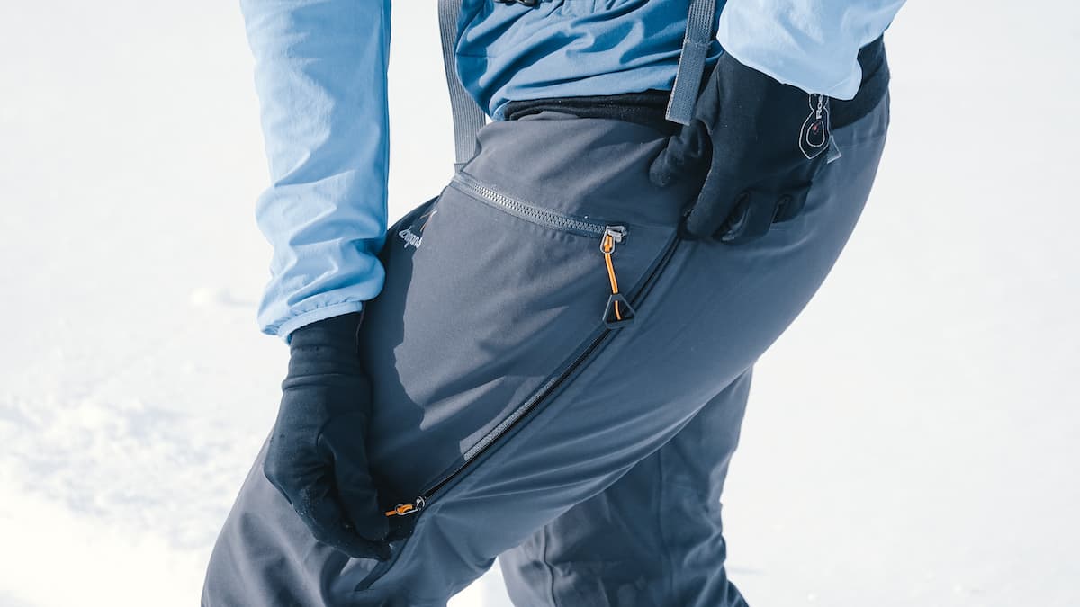 Testbericht – Bergans Y MountainLine Hybrid Softshell Pants: Technisch & leicht - bequeme Allroundhose für Skitouren und alpines Gelände