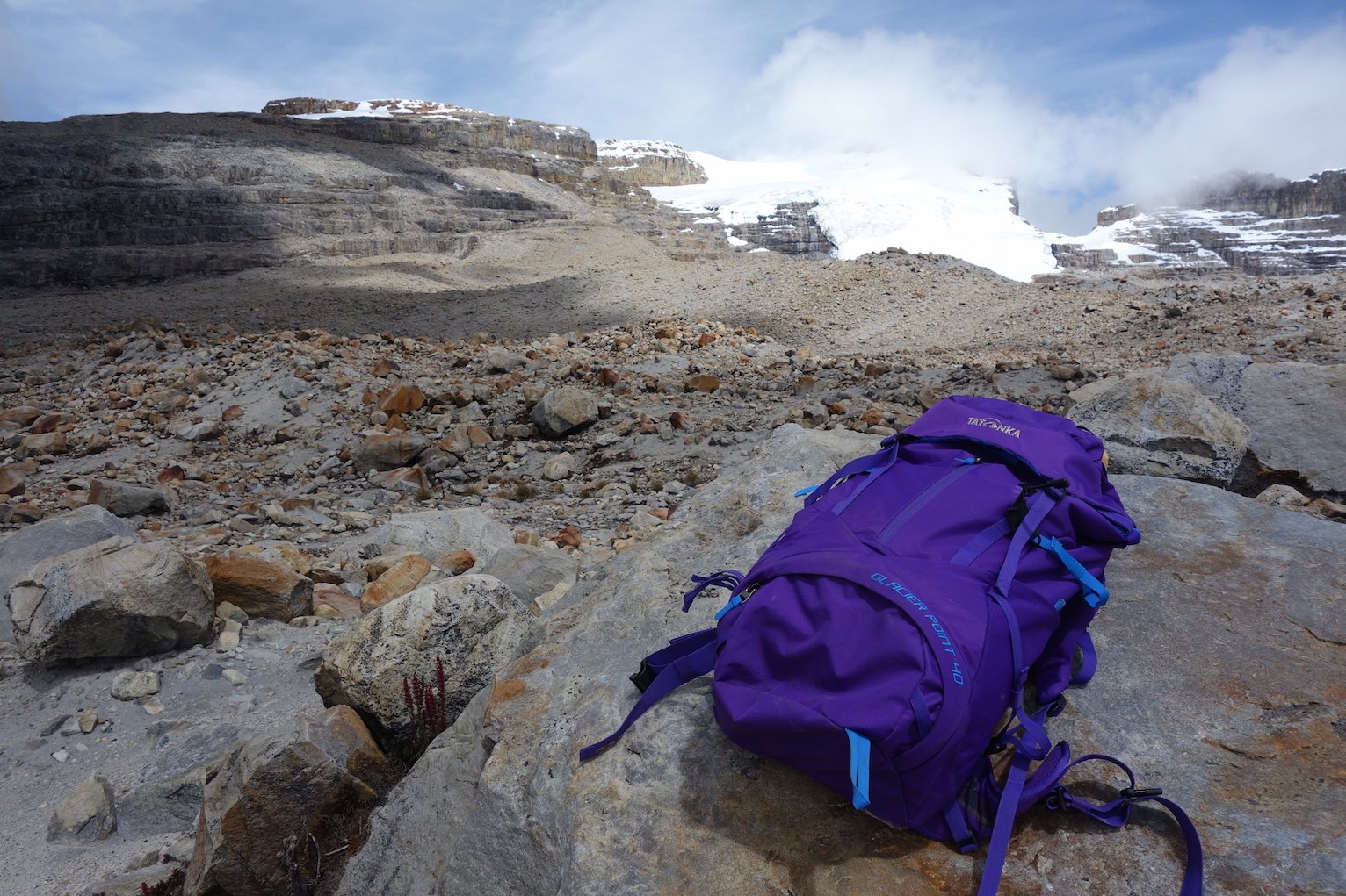 Testbericht – Tatonka Glacier Point 40: Köperkontakt war gestern – durchdachter Tourenrucksack mit materialreduziertem Tragesystem