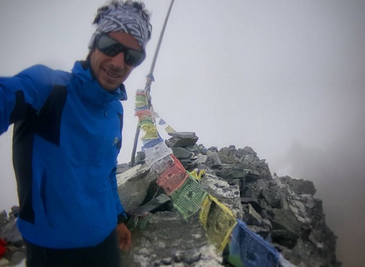News – Summits of My Life: Kilian Jornet bricht Speed-Besteigung wegen zu viel Schnee am Everest ab