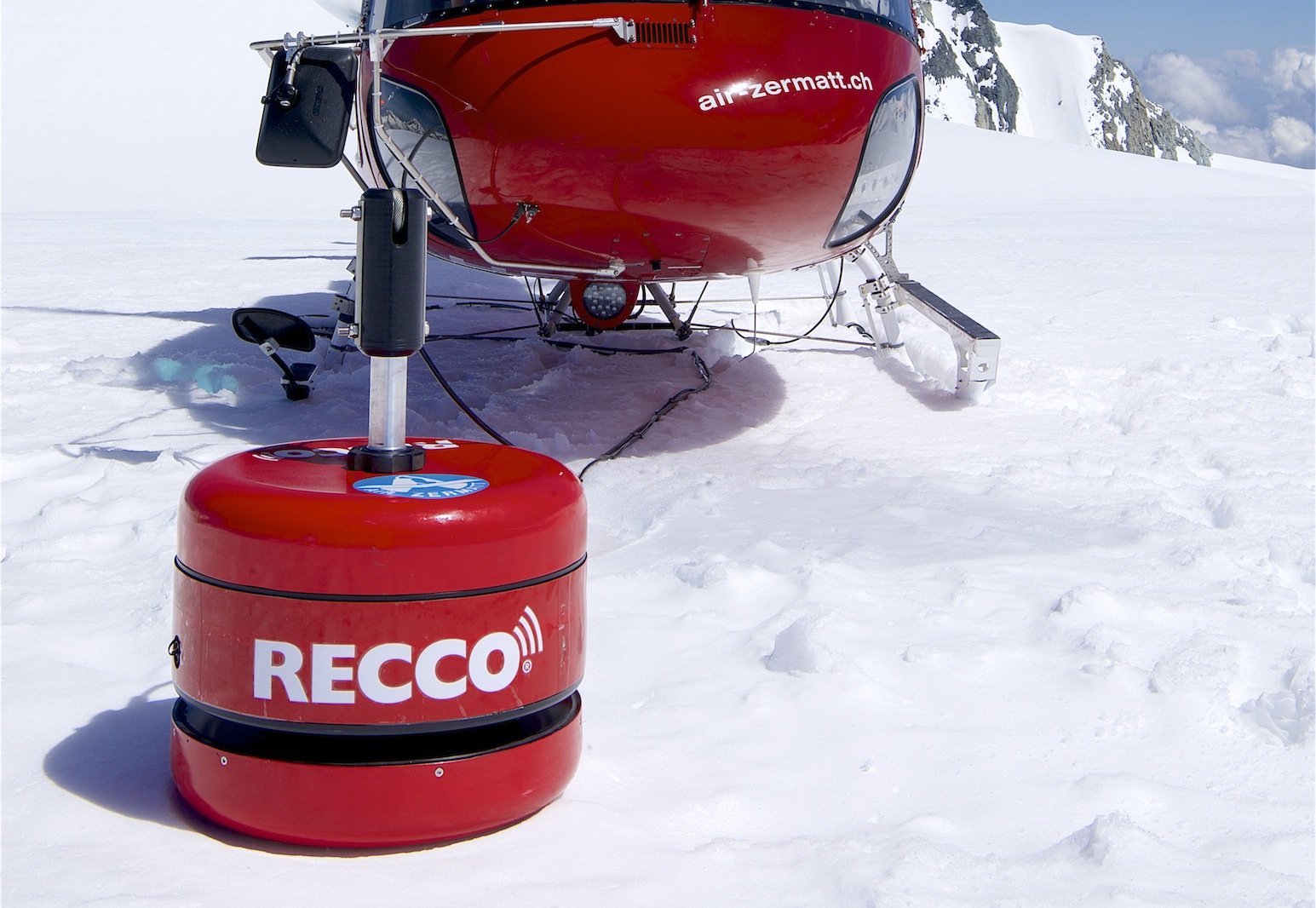 News - RECCO AB: RECCO Detektor SAR 1 - neues Such- und Rettungssystem für das ganze Outdoorjahr (©Recco)