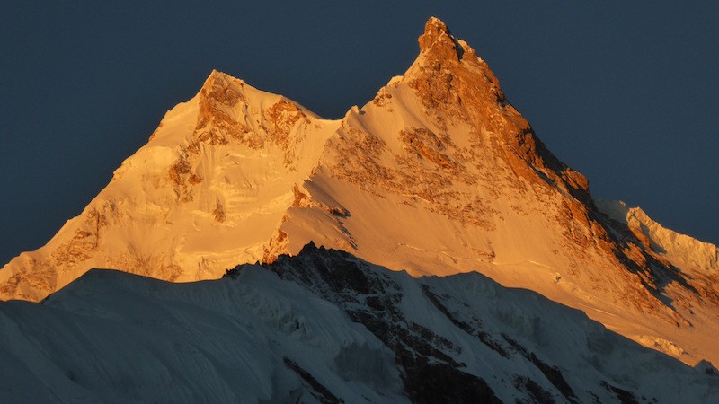 News - Go Climb A Mountain / LOWA PRO Team: Luis Stitzinger und Alix von Melle mit Gipfelerfolg am Manaslu