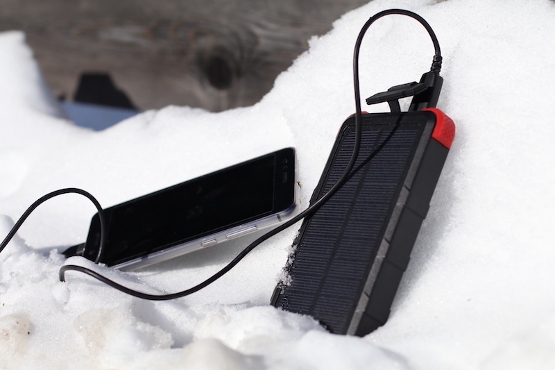 OUTXE Savage Solar Charger