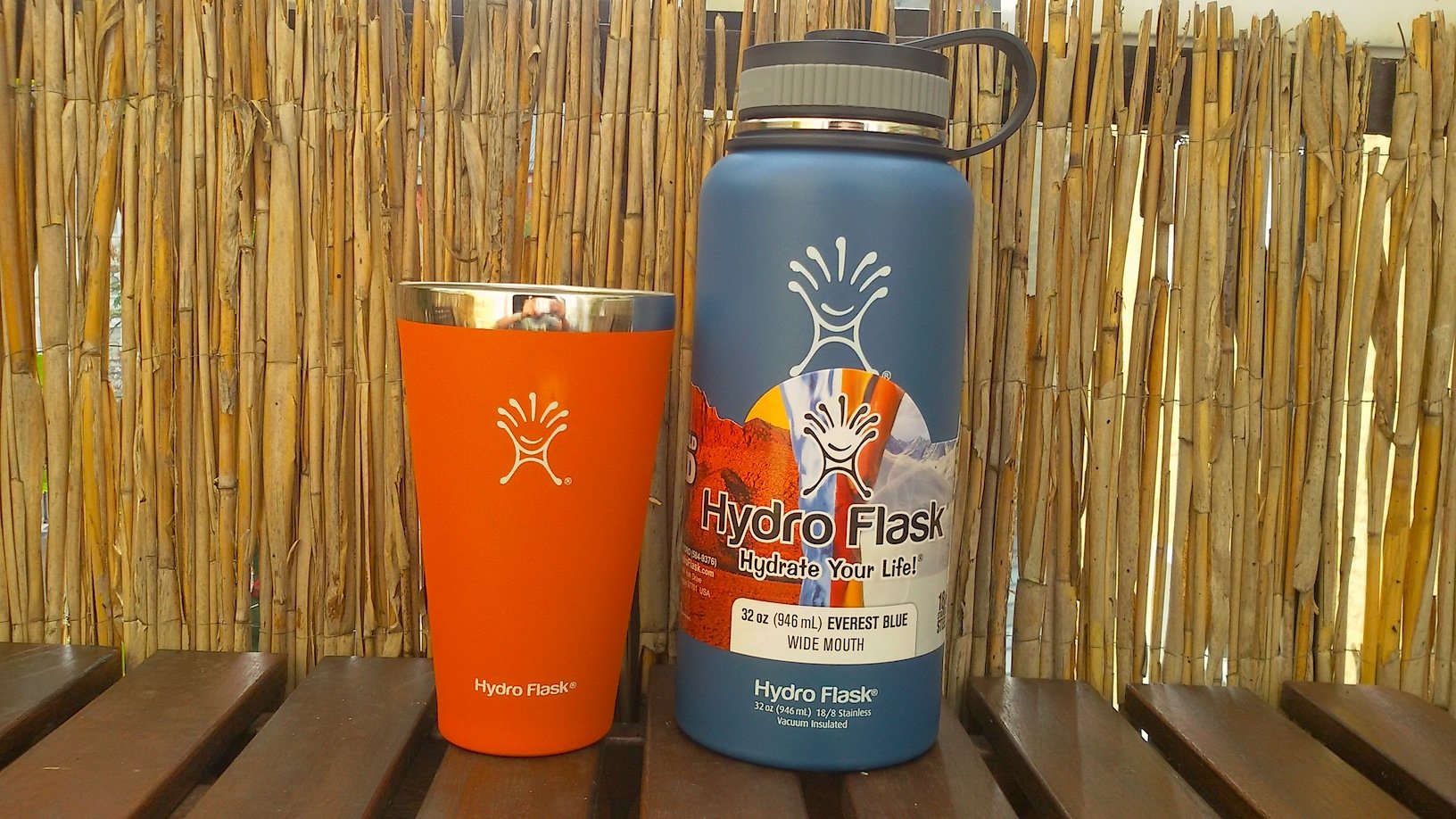 Testbericht – Hydro Flask® 32oz Wide Mouth & 16oz True Pint: Heißkalter Überraschungseffekt – amerikanische Marke erfindet die Thermosflasche neu