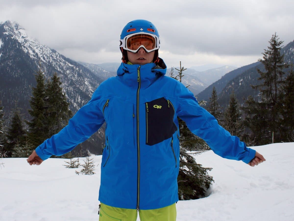 Testbericht - Outdoor Research White Room Jacket & Pant: Funktionale Freetouring-Kombi für Powder- und Backcountry-Fans