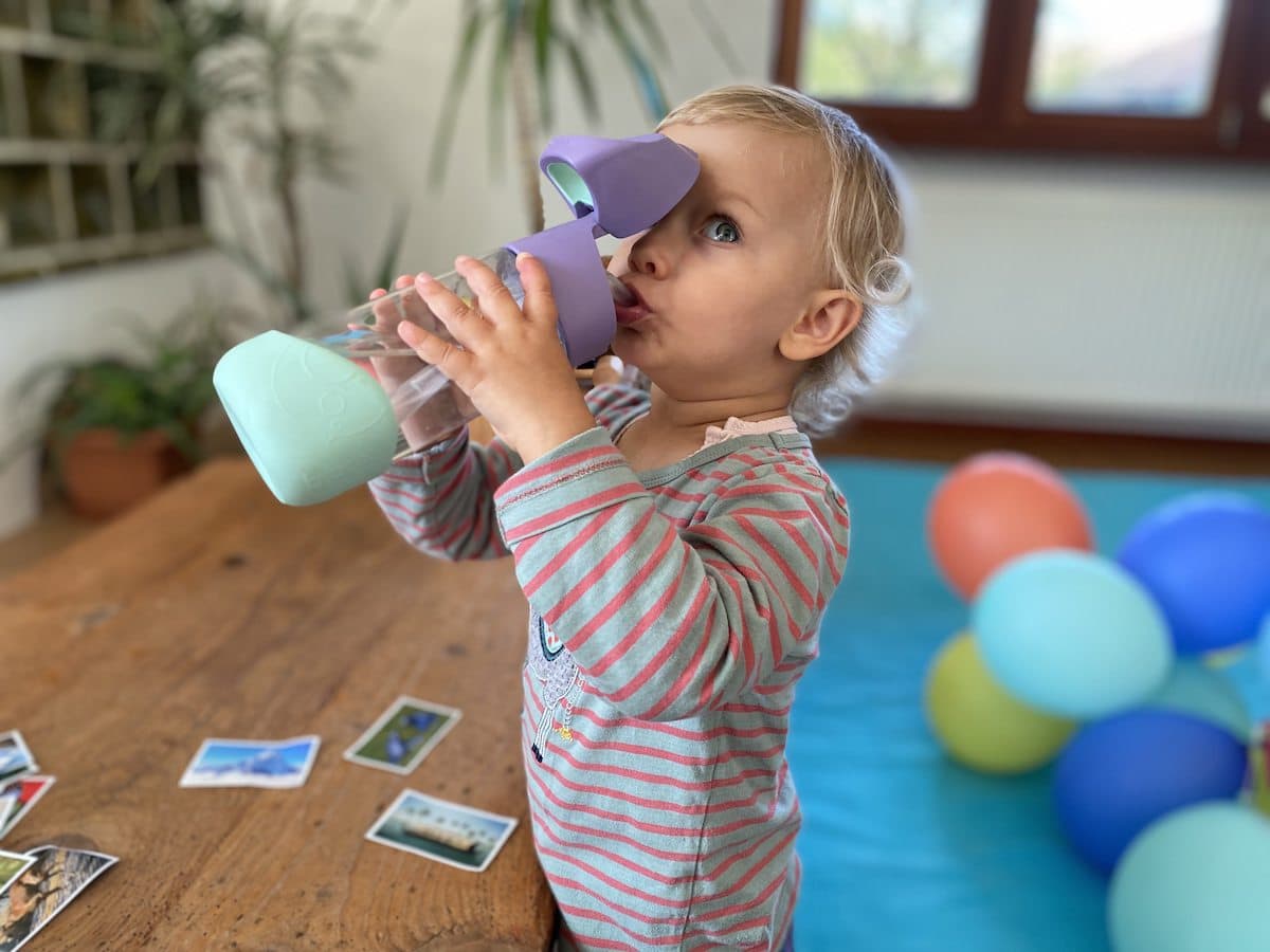 Testbericht - B.BOX Tritan-Flasche: Extrem langlebige Trinkflasche mit Trinkhalm für aktive Outdoorkids