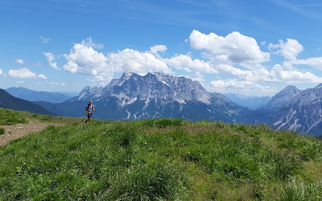 Ziele – Tirol / Lechtaler Alpen: Pleisspitze (2225m) – mittelschwere Bergtour mit Panorama auf die Zugspitze
