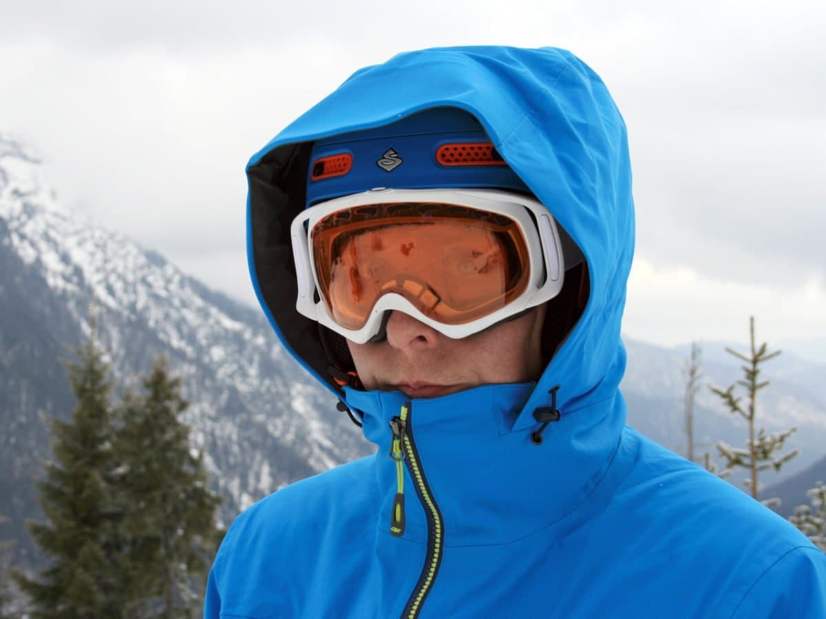 Testbericht - Outdoor Research White Room Jacket & Pant: Funktionale Freetouring-Kombi für Powder- und Backcountry-Fans