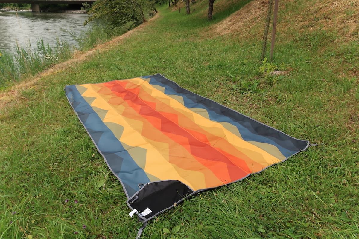 Testbericht - NEMO Victory Patio Blanket: Wasserabweisende Picknick-Decke mit praktischen Features