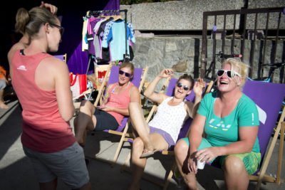 Erfahrungsbericht Women's Bike Camp: Nach der Tour winkt der Liegestuhl und eine kleine Pause in der Sonne (© Manfred Stromberg)