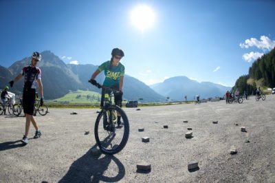 Erfahrungsbericht Women's Bike Camp: Techniktraining steht bei allen Gruppen fest auf dem Programm (© Manfred Stromberg)