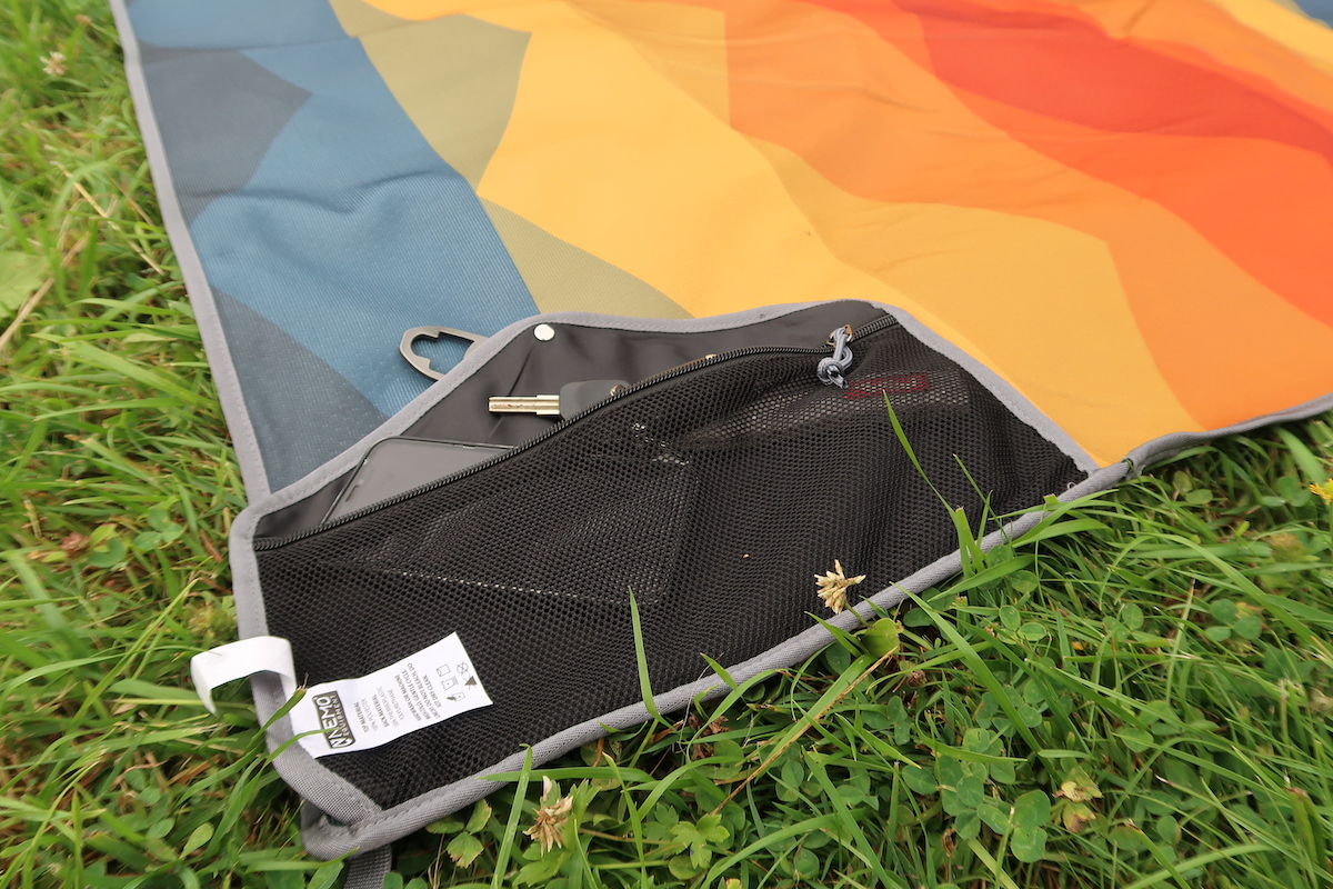 Testbericht - NEMO Victory Patio Blanket: Wasserabweisende Picknick-Decke mit praktischen Features
