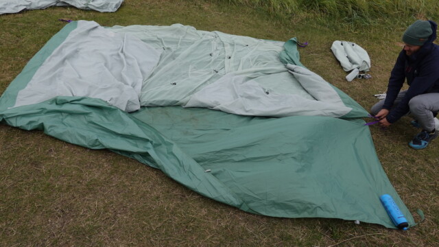 Testbericht – Mountain Hardwear Bridger: Geräumiges Zelt für den Camping-Einsatz in 3 Jahreszeiten 6 Testbericht – Mountain Hardwear Bridger: Geräumiges Zelt für den Camping-Einsatz in 3 Jahreszeiten