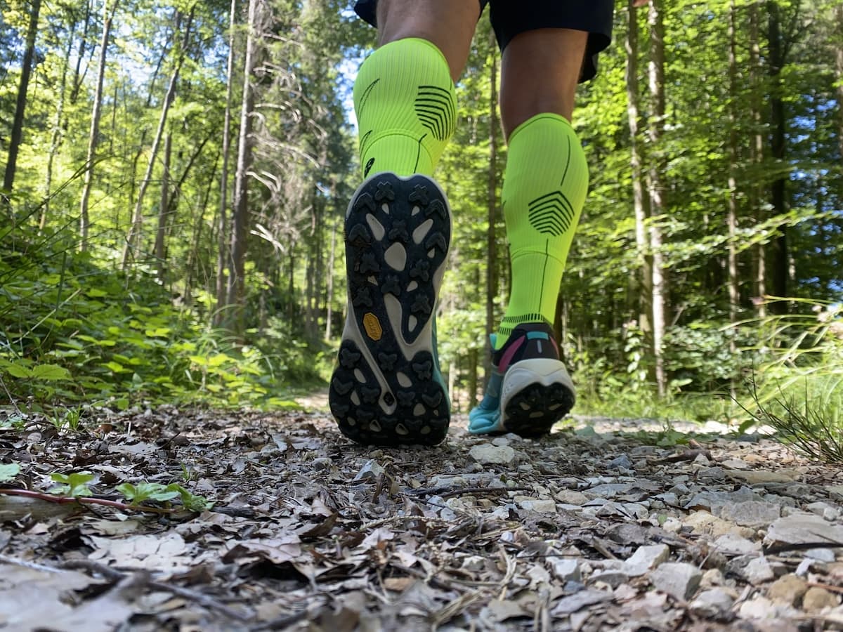 Testbericht - Merrell MTL SpeedArc Peak: Pfeilschneller und gut gedämpfter Laufschuh