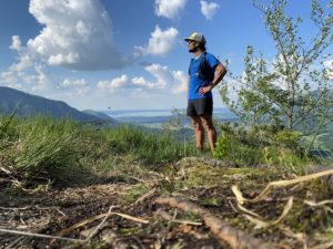 Testbericht - Black Diamond Rhythm Tee & Sprint Short: Luftig leichte Laufbekleidung für richtig heiße Trailrunning-Sommertage