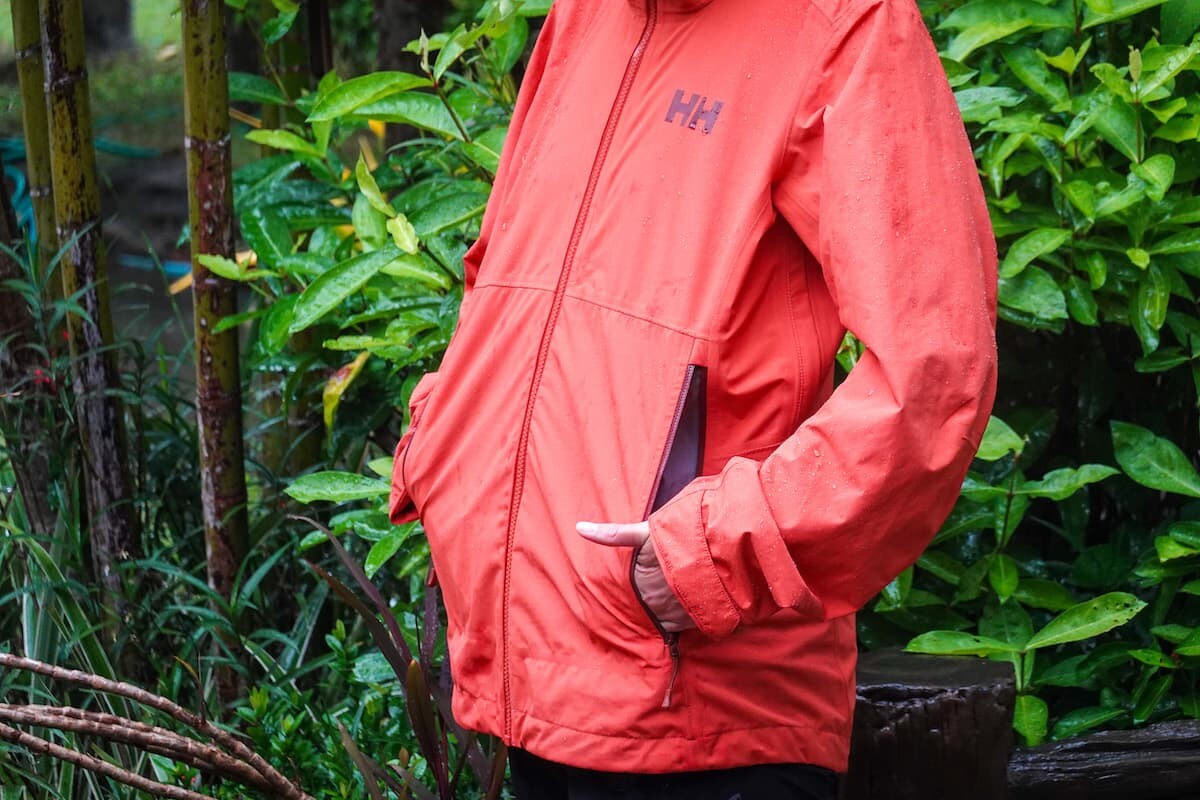 Helly Hansen Blaze Kollektion mit recyceltem Meeresplastik (c)airfreshing.com Testbericht – Helly Hansen Blaze Kollektion: Nachhaltige und innovative Outdoorbekleidung aus recyceltem Meeresplastik