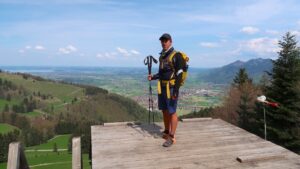 Testbericht - Black Diamond Trail Shock Pro Trekking Poles: Robuste Wanderstöcke mit integrierter Dämpfung