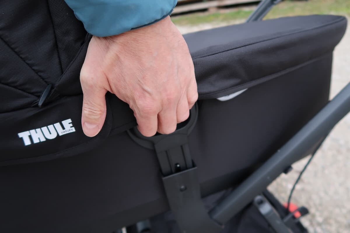 Testbericht - THULE Urban Glide Bassinet, Stroller Footmuff & Rain Cover: Faltbare Babywanne für Kinderwagen und sportliche Eltern 12 Testbericht - THULE Urban Glide Bassinet, Stroller Footmuff & Rain Cover: Faltbare Babywanne für Kinderwagen und sportliche Eltern