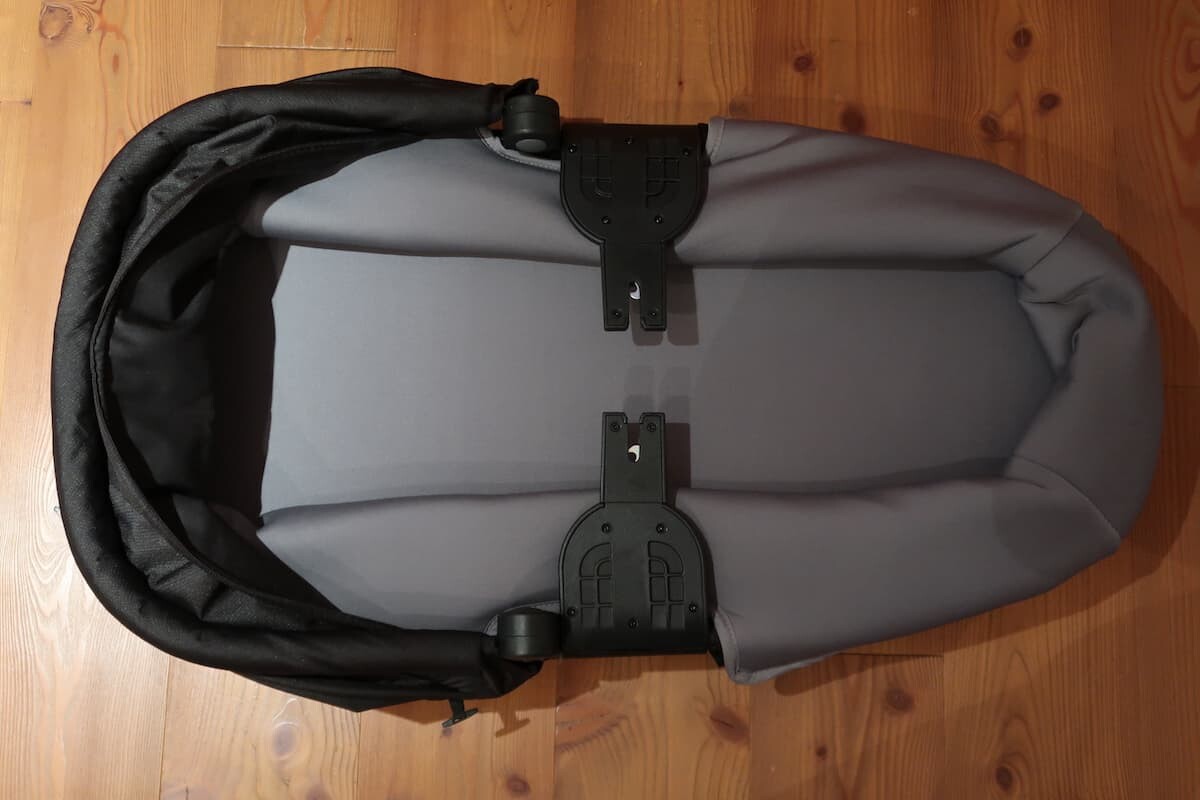 Testbericht - THULE Urban Glide Bassinet, Stroller Footmuff & Rain Cover: Faltbare Babywanne für Kinderwagen und sportliche Eltern 20 Testbericht - THULE Urban Glide Bassinet, Stroller Footmuff & Rain Cover: Faltbare Babywanne für Kinderwagen und sportliche Eltern