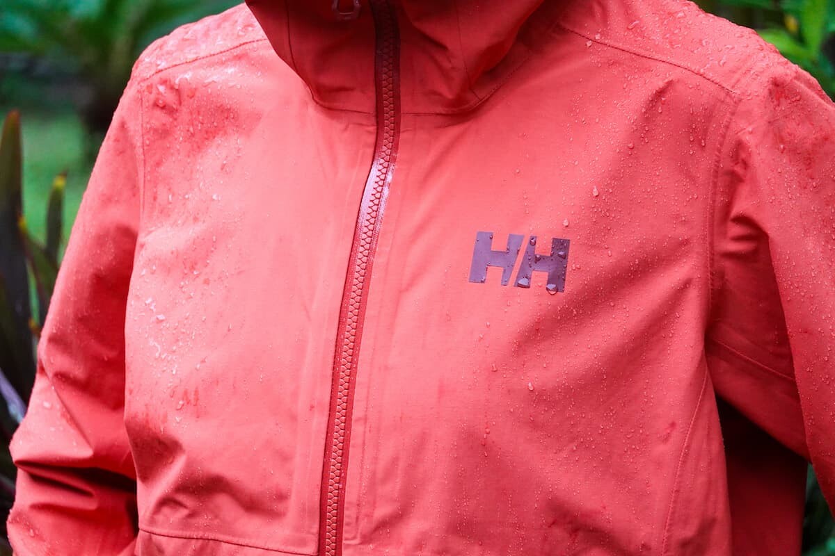 Helly Hansen Blaze Kollektion mit recyceltem Meeresplastik (c)airfreshing.com Testbericht – Helly Hansen Blaze Kollektion: Nachhaltige und innovative Outdoorbekleidung aus recyceltem Meeresplastik
