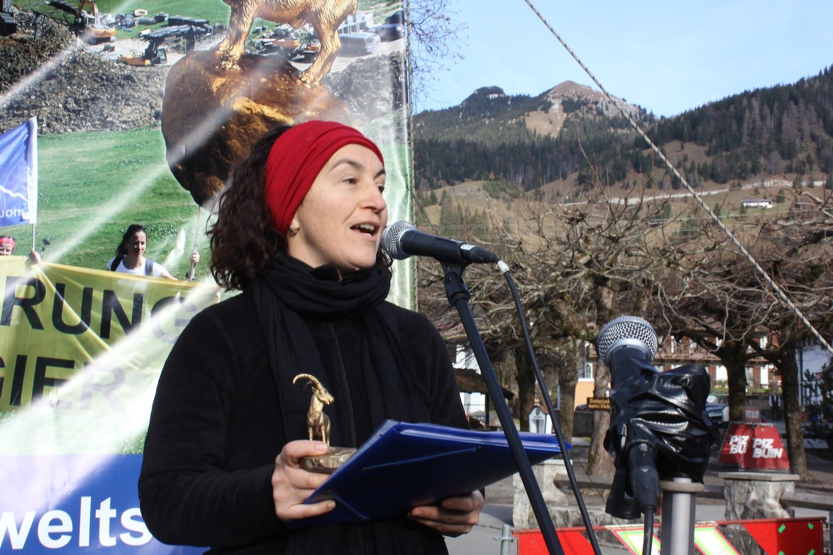 News – Naturschutzorganisation Mountain Wilderness (MW): Bock des Jahres 2014 – Preis für größte Umweltsünde geht ins Skigebiet Sudelfeld