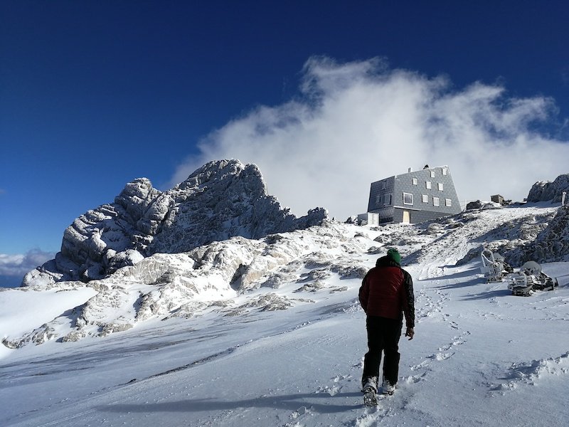 News - Österreichischer Alpenverein (ÖAV): Neue Seethalerhütte (2.740 m) am Dachstein zum Januar 2019 "wiedereröffnet"