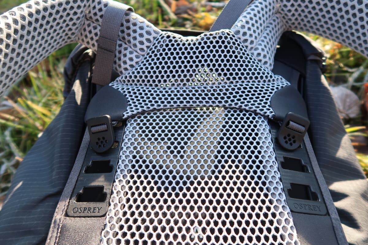 Testbericht - Osprey Stratos 44: Innovatives Rucksack-Konzept mit individuell anpassbarem Tragesystem 4 Testbericht - Osprey Stratos 44: Innovatives Rucksack-Konzept mit individuell anpassbarem Tragesystem