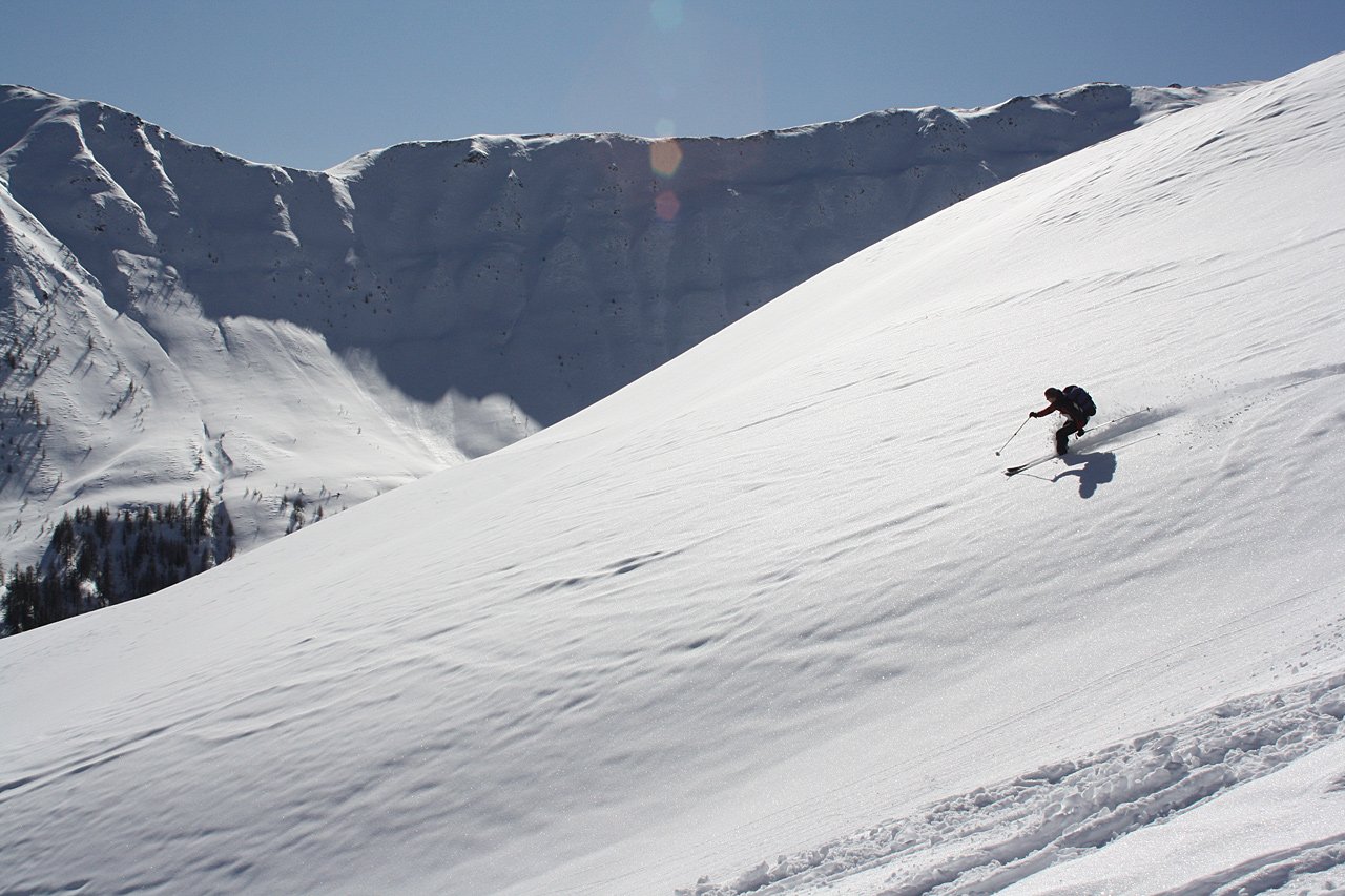 Testbericht – Dynafit Stoke: Freeride Touring Ski für Powderdays