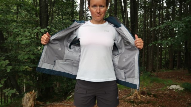 Testbericht – Helly Hansen Frühjahr- / Sommerkollektion 2021: Nachhaltiger Wetterschutz und qualitativ hochwertige Regenbekleidung für Damen und Herren 17 Testbericht – Helly Hansen Frühjahr- / Sommerkollektion 2021: Nachhaltiger Wetterschutz und qualitativ hochwertige Regenbekleidung für Damen und Herren