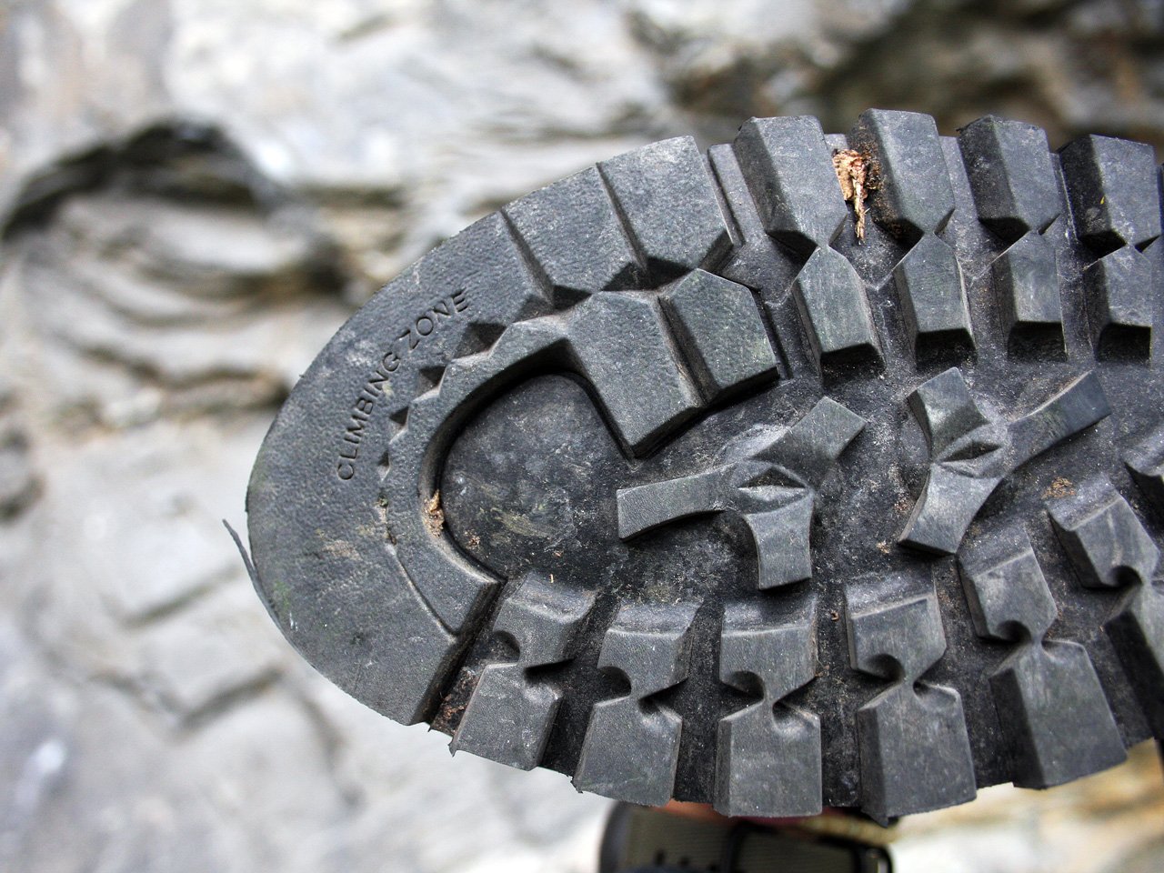 Testbericht – Millet Trident Guide GTX: Die Vibram Sohle des Schuhs bietet einen guten Grip auf allen Untergründen. Für das Antreten oder das Klettern im felsigen Gelände besitzt die Sohle im vorderen Zehenbereich eine Climbingzone. (©airFreshing.com)