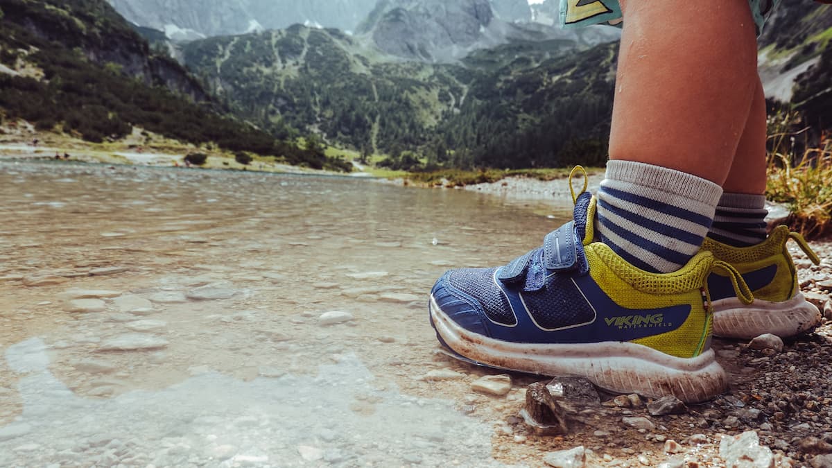 Testbericht – Viking Kinderschuhe: Funktionale und wasserdichte Outdoor-Sneaker für kleine Entdecker