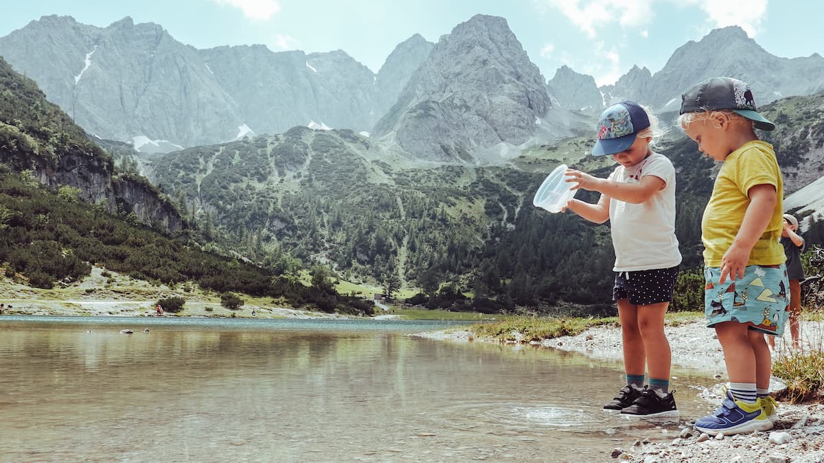 Mit den Viking Kinderschuhen können die Kleinen unbeschwert die Natur entdecken