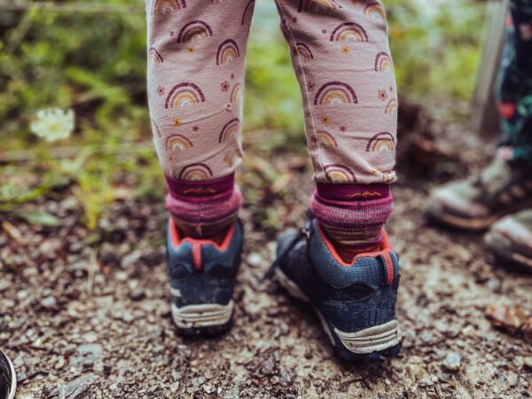 Testbericht - Darn Tough Kids: Kleine Füße, große Touren - Merinosocken für Nachwuchsbergsteiger
