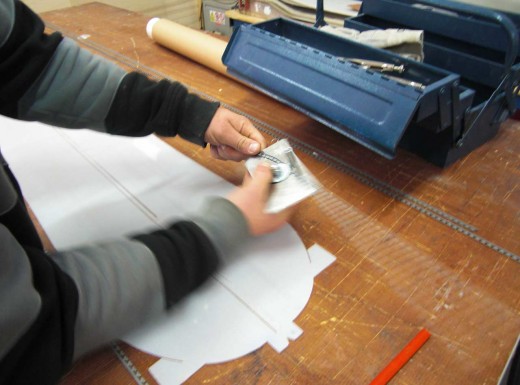 Step 2: Die Kante wird analog des Shapes vorgebogen © airFreshing.com