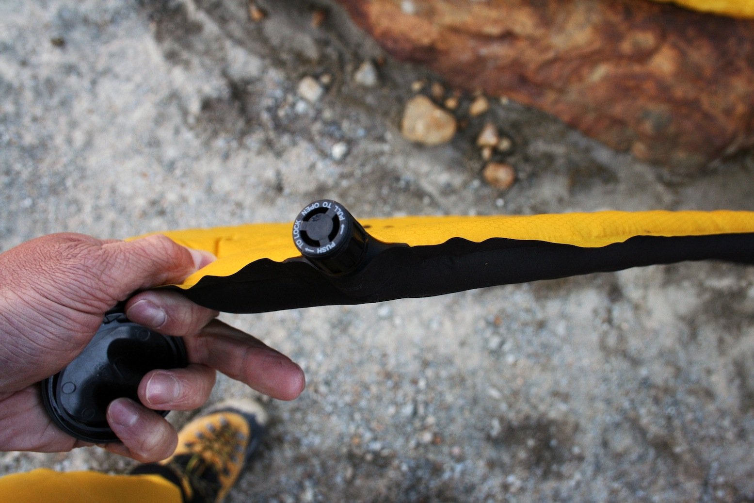Testbericht - Nordisk Isomatte Grip 2,5: Die aufblasbare Matratze ist zwar hauchdünn, dafür aber dennoch bequem. (@airFreshing.com)