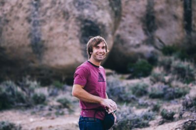 Interview mit Kletterlegende Chris Sharma: Sowohl beim Bouldern als auch am Fels fühlt sich Sharma wohl (© PrAna)