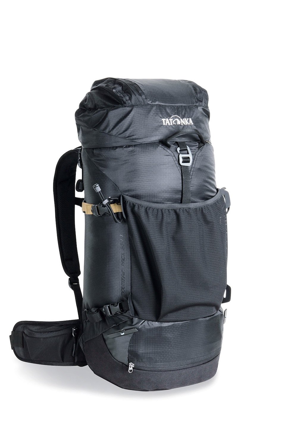 Testbericht - TATONKA Mountain Pack 35 LT: praktische Netztasche auf der Frot zum Verstauen des Helms (© Tatonka)