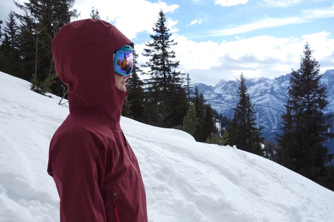 Testbericht – Patagonia Refugitive Jacket Women: Hardshell-Jacke für alle winterlichen Härtefälle und optimalen Wetterschutz