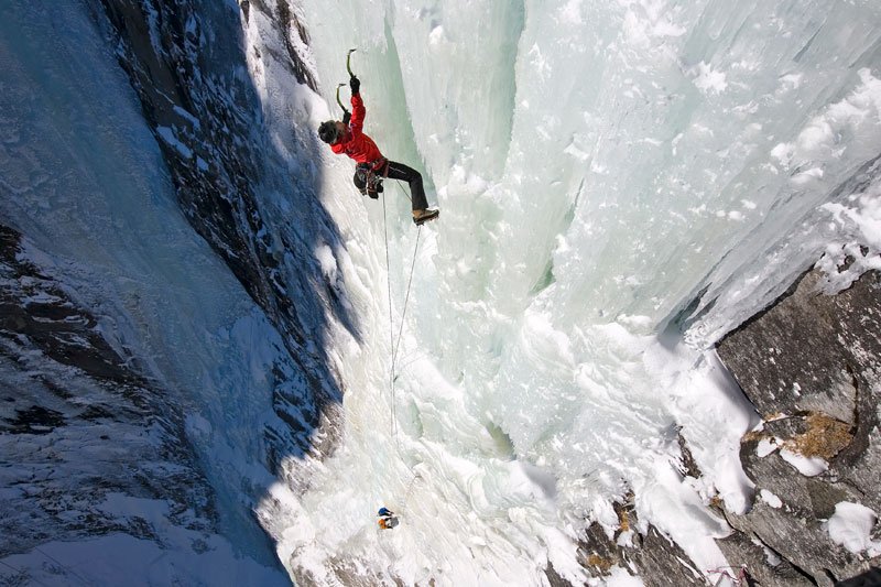 Portrait - LOWA Pro-Athlet Rudi Hauser: Eis Eis Rudi - vom Schreiner zum vielleicht besten Eiskletterer in Europa