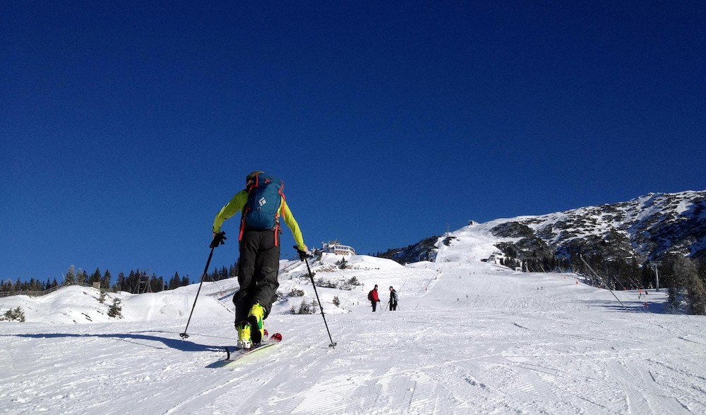 Kolumne – Das ist ja der Gipfel #5: Auf die Piste, fertig, los – Skitourengeher als Spielverderber par excellence!?