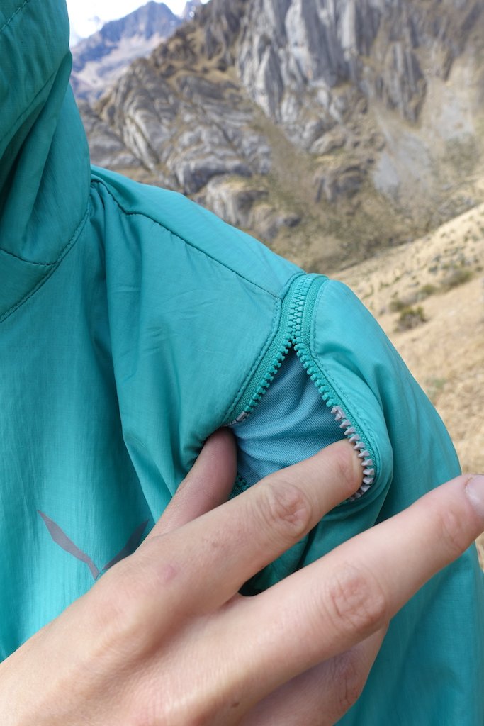 Testbericht – Salewa Pedroc Hybrid 2/1 Softshell: Leichte und atmungsaktive 2-in-1 Hybridjacke mit Polartec Alpha