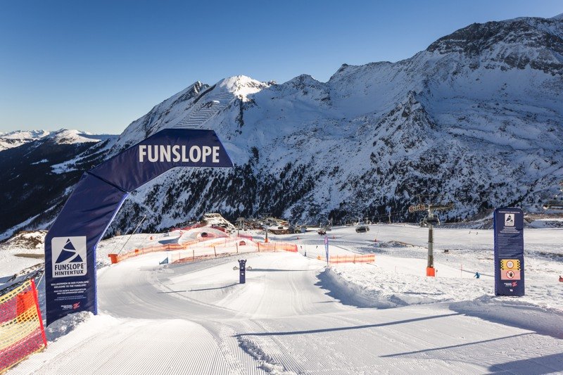 Winter - Ski- & Gletscherwelt Zillertal 3000: Immer der Sonne entgegen - Skifahren im Frühling in Tux–Finkenberg