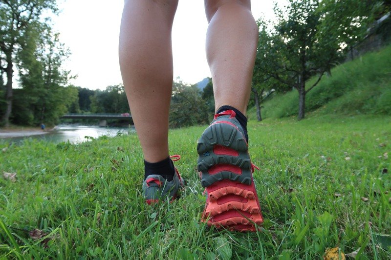 Testbericht - La Sportiva Helios 3 Woman: Ultraleichter Damen-Trailschuh für kurze Distanzen auf hartem "off-road" Terrain