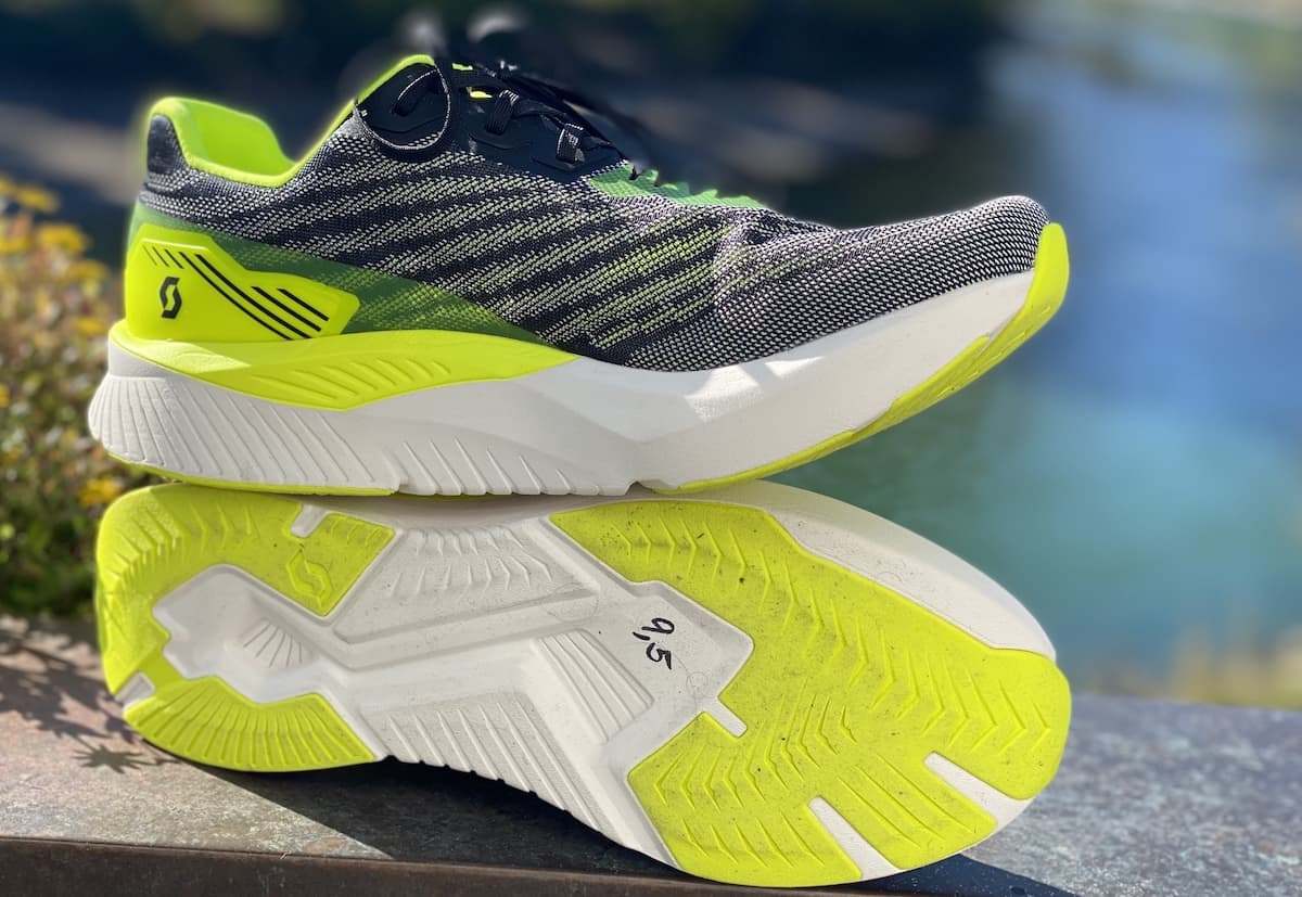 Testbericht - Scott Speed Carbon RC & Pursuit: Ultraschnelle und leichte Straßenlaufschuhe mit neuartiger Rocker-Sohlentechnologie